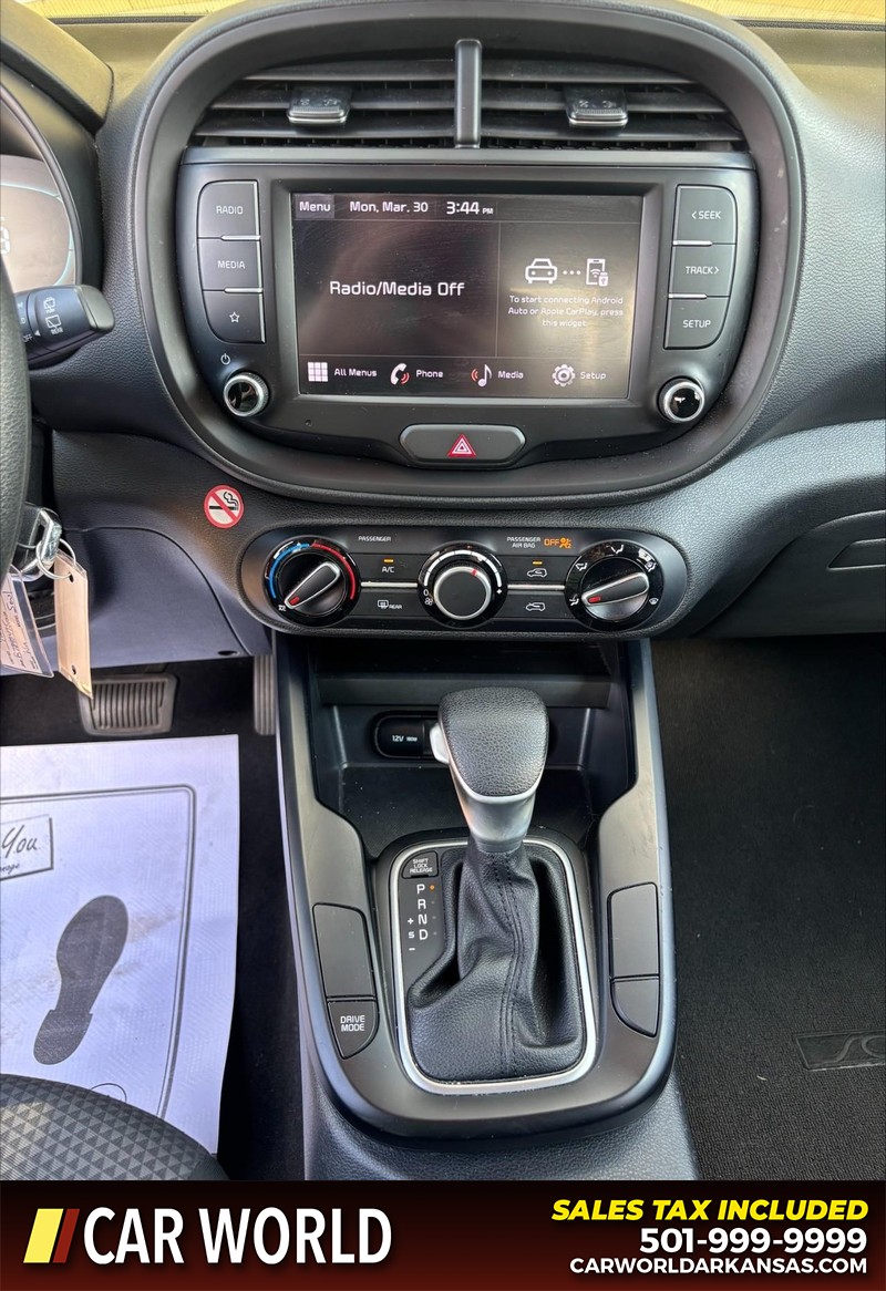 Kia Soul Vehicle Full-screen Gallery Image 17