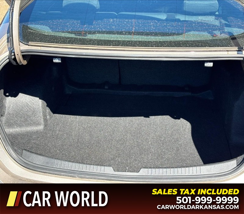 Chevrolet Malibu Vehicle Full-screen Gallery Image 6