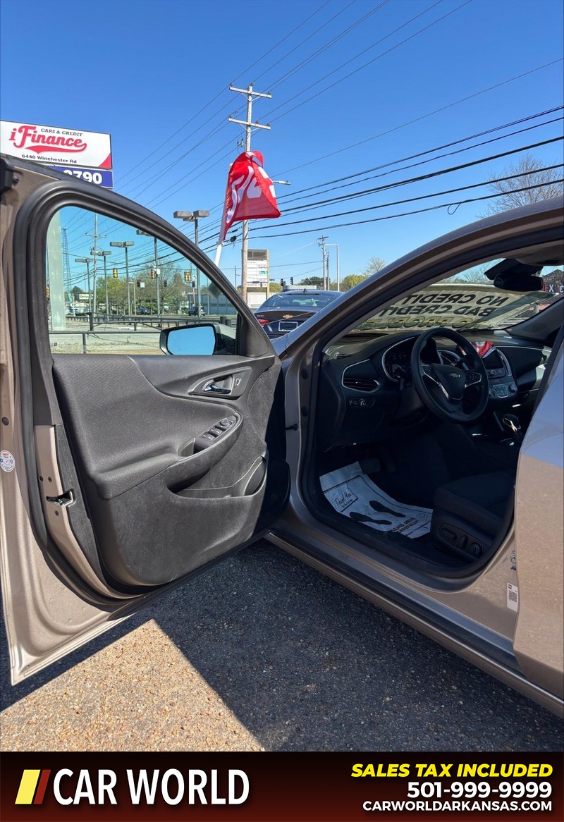 Chevrolet Malibu Vehicle Full-screen Gallery Image 11