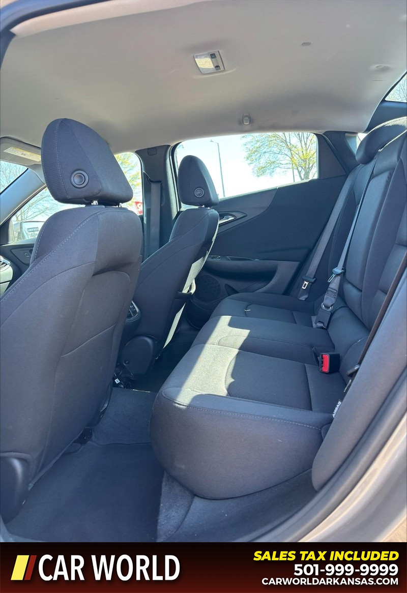 Chevrolet Malibu Vehicle Full-screen Gallery Image 14