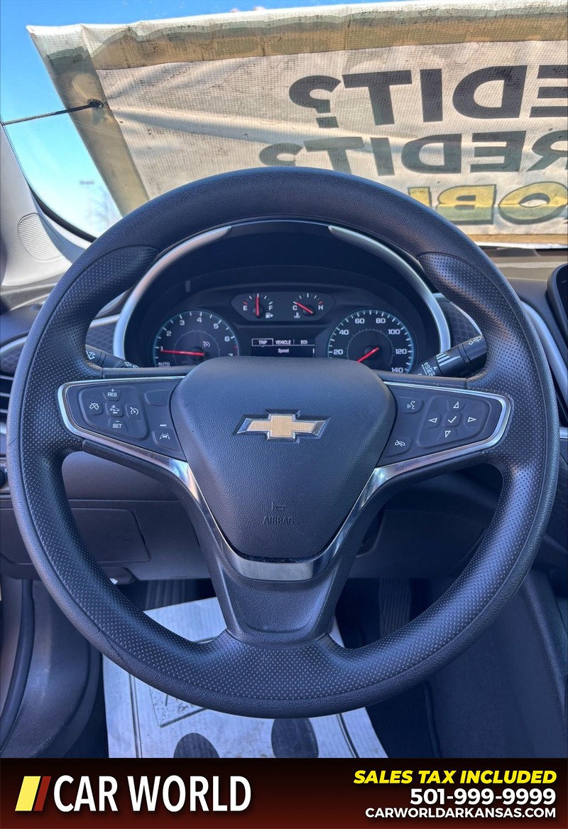 Chevrolet Malibu Vehicle Full-screen Gallery Image 18