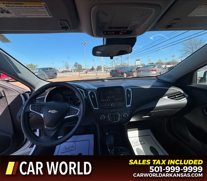 Chevrolet Malibu Vehicle Full-screen Gallery Image 16