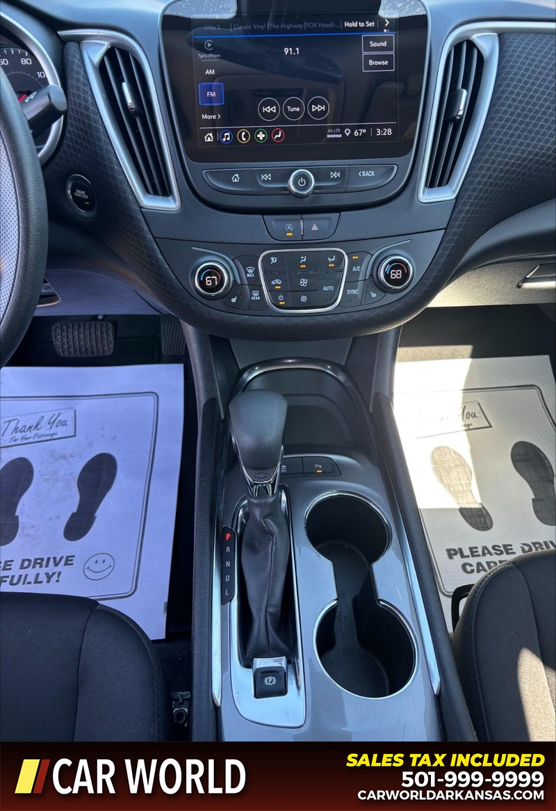 Chevrolet Malibu Vehicle Full-screen Gallery Image 17