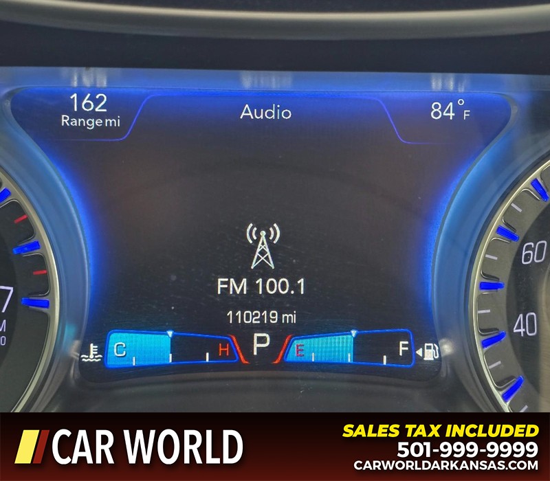 Chrysler 300 Vehicle Full-screen Gallery Image 16