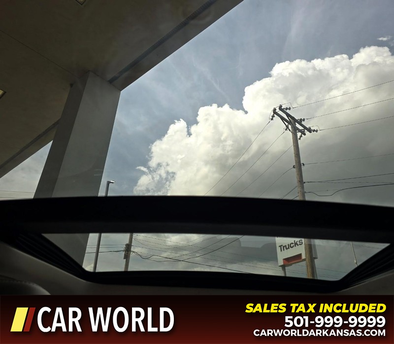 Chrysler 300 Vehicle Full-screen Gallery Image 19