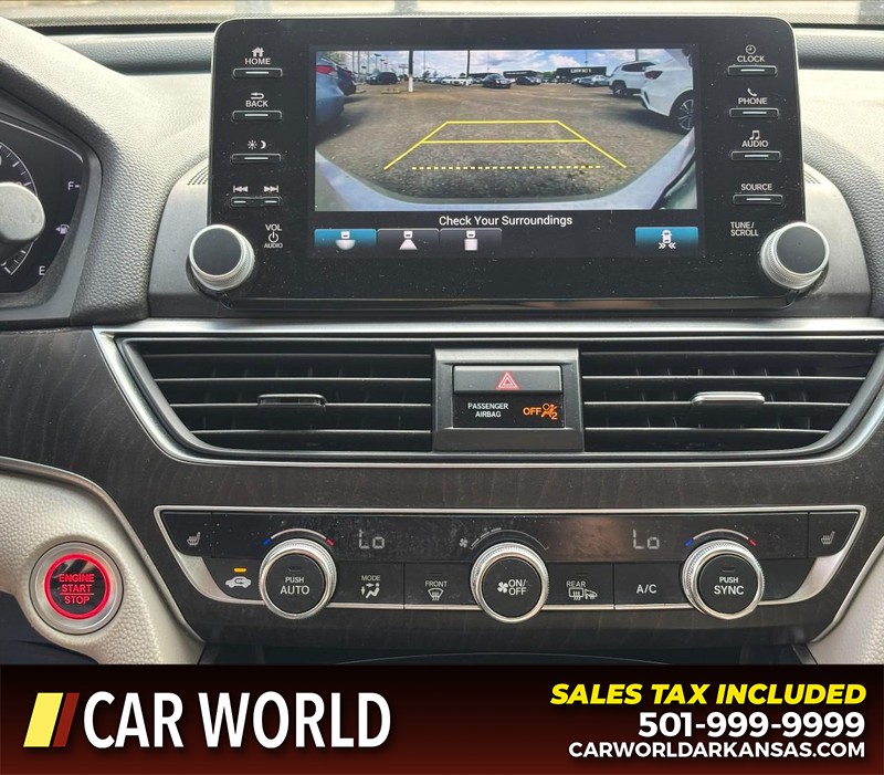 Honda Accord Sedan Vehicle Full-screen Gallery Image 18