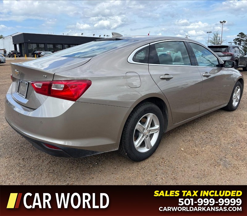 Chevrolet Malibu Vehicle Full-screen Gallery Image 3