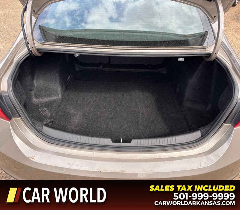 Chevrolet Malibu Vehicle Full-screen Gallery Image 6