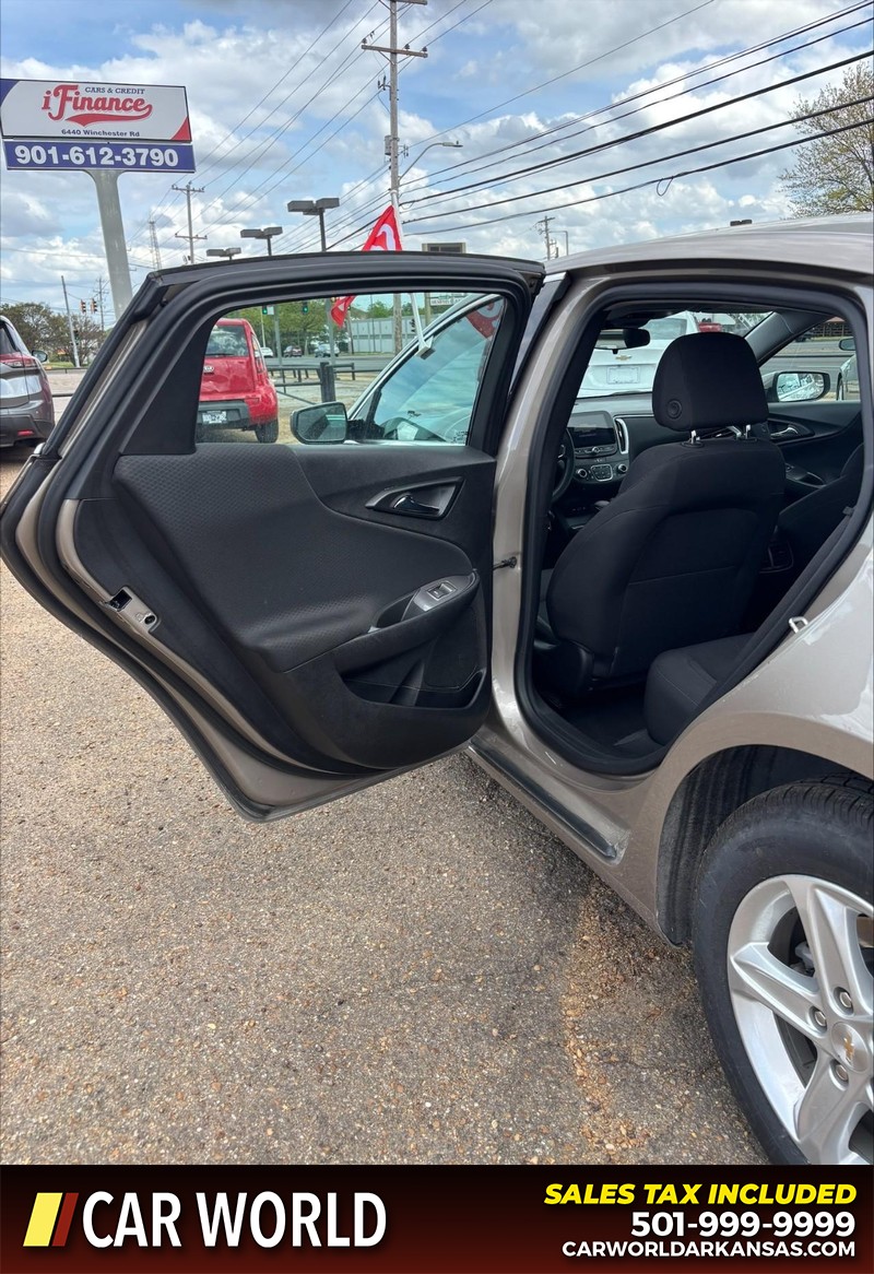 Chevrolet Malibu Vehicle Full-screen Gallery Image 14