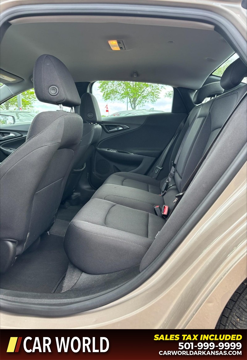 Chevrolet Malibu Vehicle Full-screen Gallery Image 15