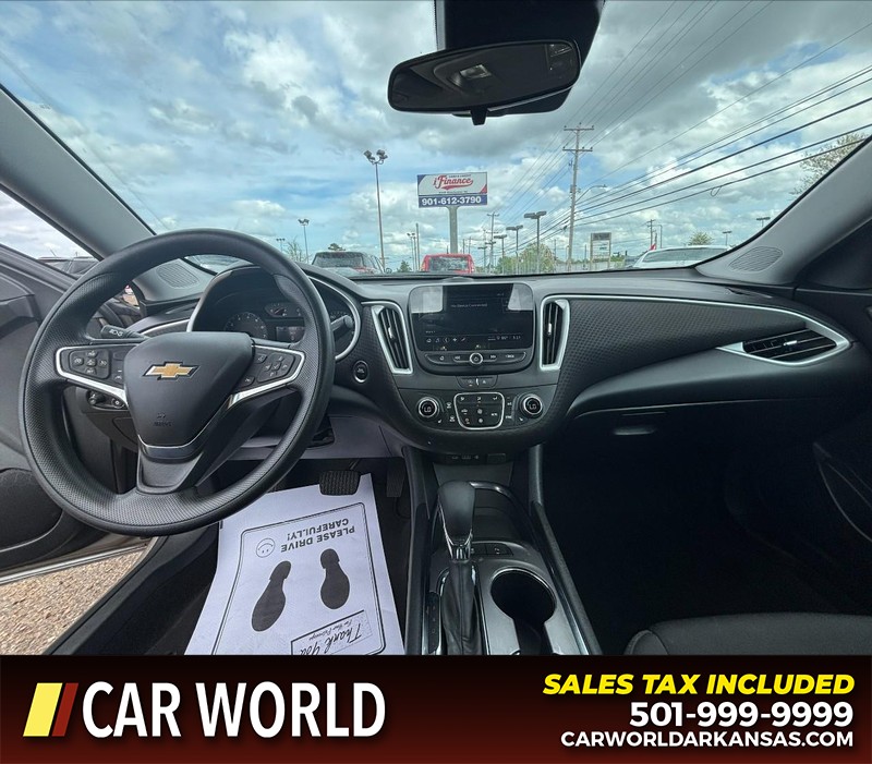 Chevrolet Malibu Vehicle Full-screen Gallery Image 16