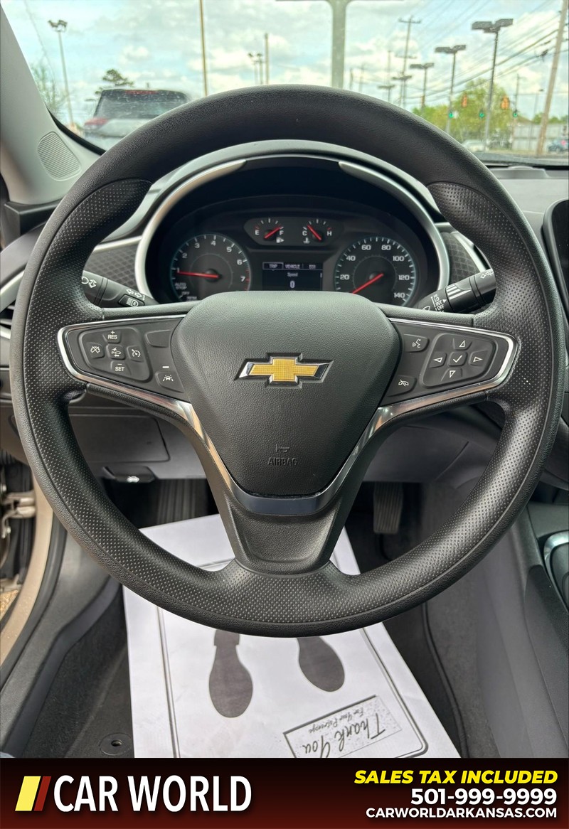 Chevrolet Malibu Vehicle Full-screen Gallery Image 19