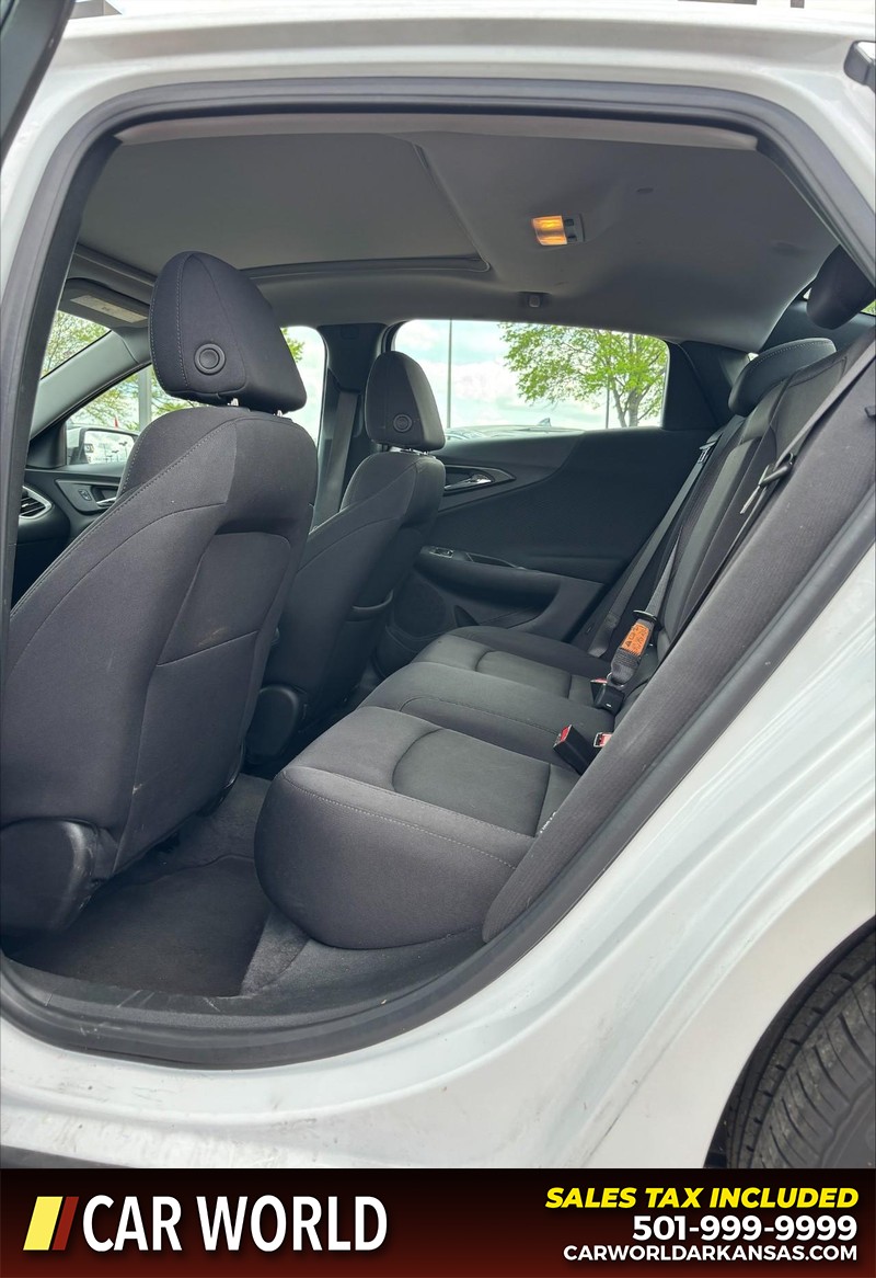 Chevrolet Malibu Vehicle Full-screen Gallery Image 15