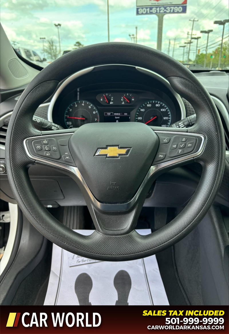 Chevrolet Malibu Vehicle Full-screen Gallery Image 19