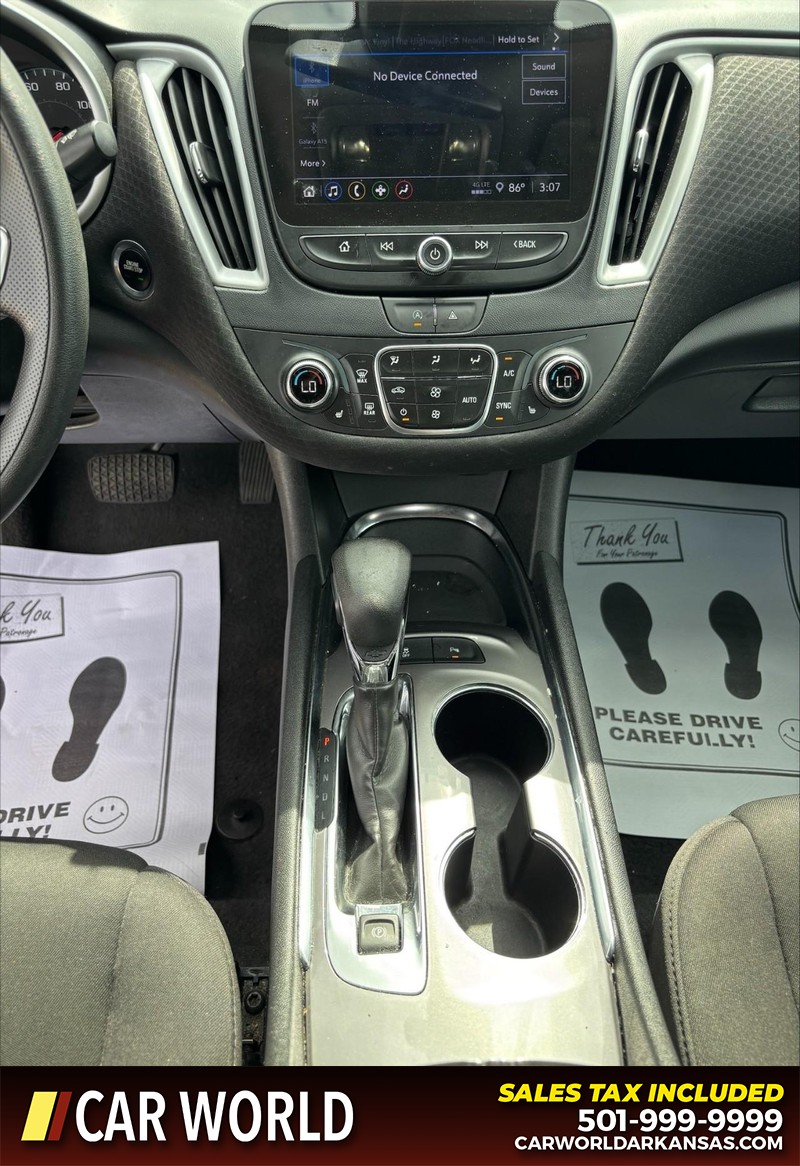 Chevrolet Malibu Vehicle Full-screen Gallery Image 17