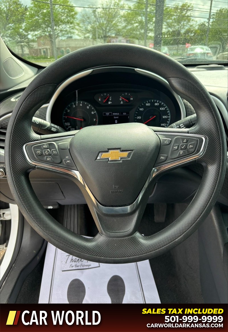 Chevrolet Malibu Vehicle Full-screen Gallery Image 19