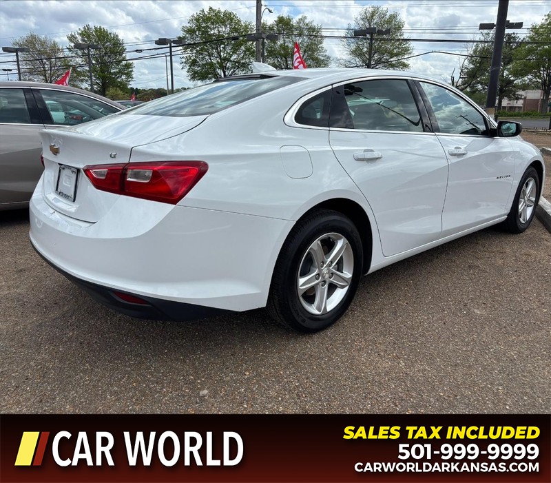 Chevrolet Malibu Vehicle Full-screen Gallery Image 3