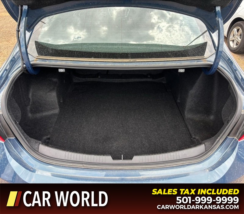 Chevrolet Malibu Vehicle Full-screen Gallery Image 5