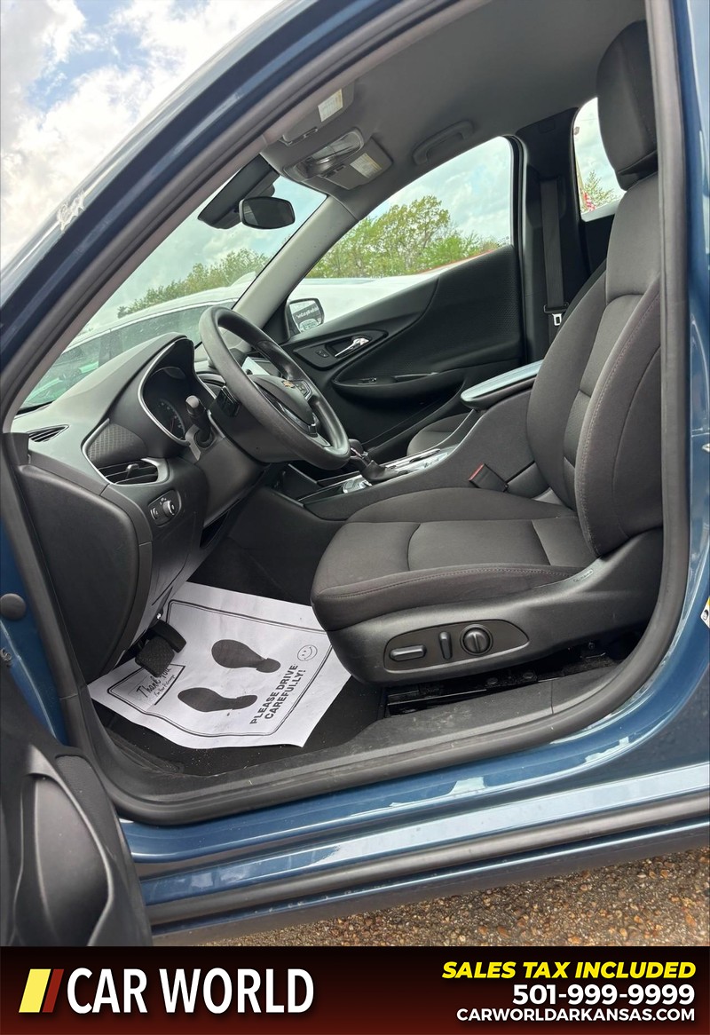 Chevrolet Malibu Vehicle Full-screen Gallery Image 12