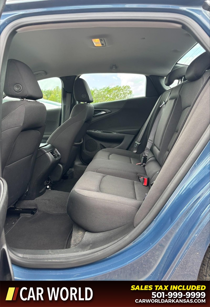 Chevrolet Malibu Vehicle Full-screen Gallery Image 14