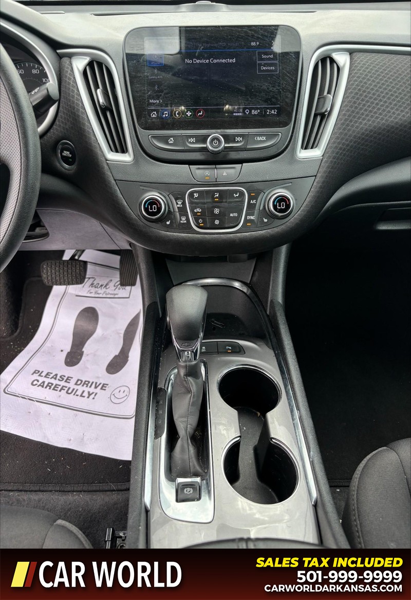 Chevrolet Malibu Vehicle Full-screen Gallery Image 16