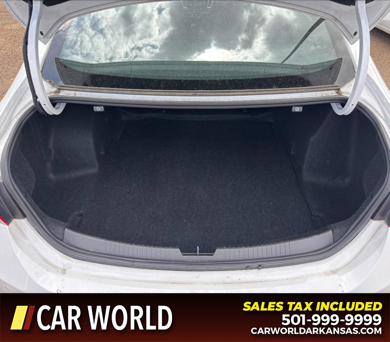 Chevrolet Malibu Vehicle Full-screen Gallery Image 6