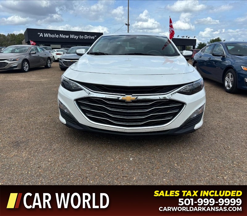 Chevrolet Malibu Vehicle Full-screen Gallery Image 10