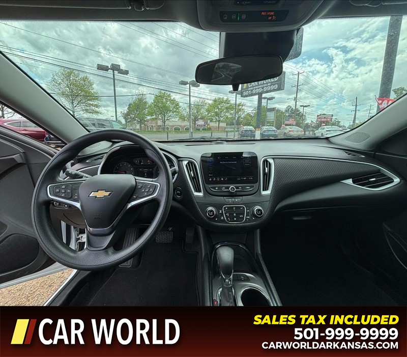 Chevrolet Malibu Vehicle Full-screen Gallery Image 16