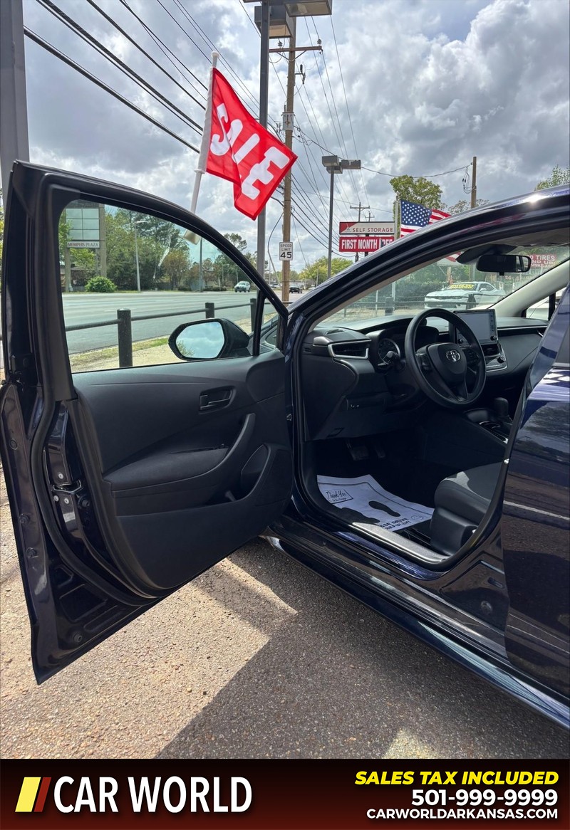 Toyota Corolla Vehicle Full-screen Gallery Image 12