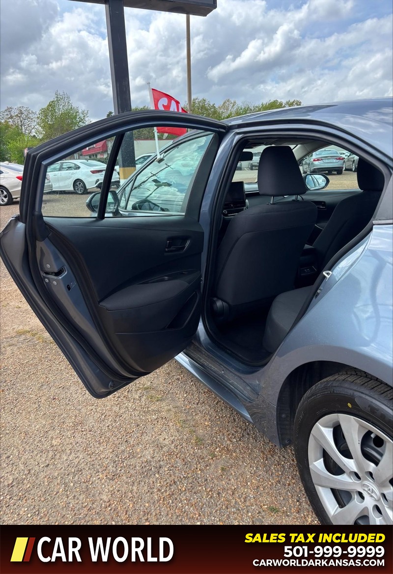 Toyota Corolla Vehicle Full-screen Gallery Image 14