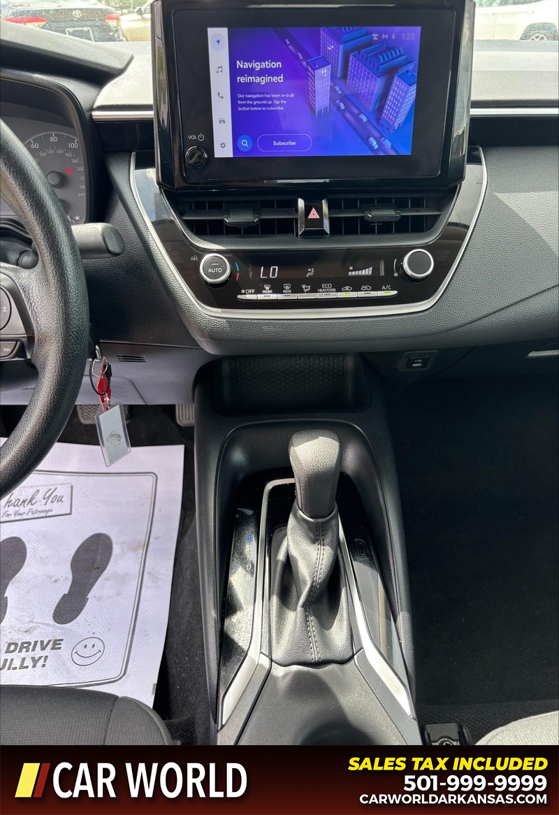 Toyota Corolla Vehicle Full-screen Gallery Image 17