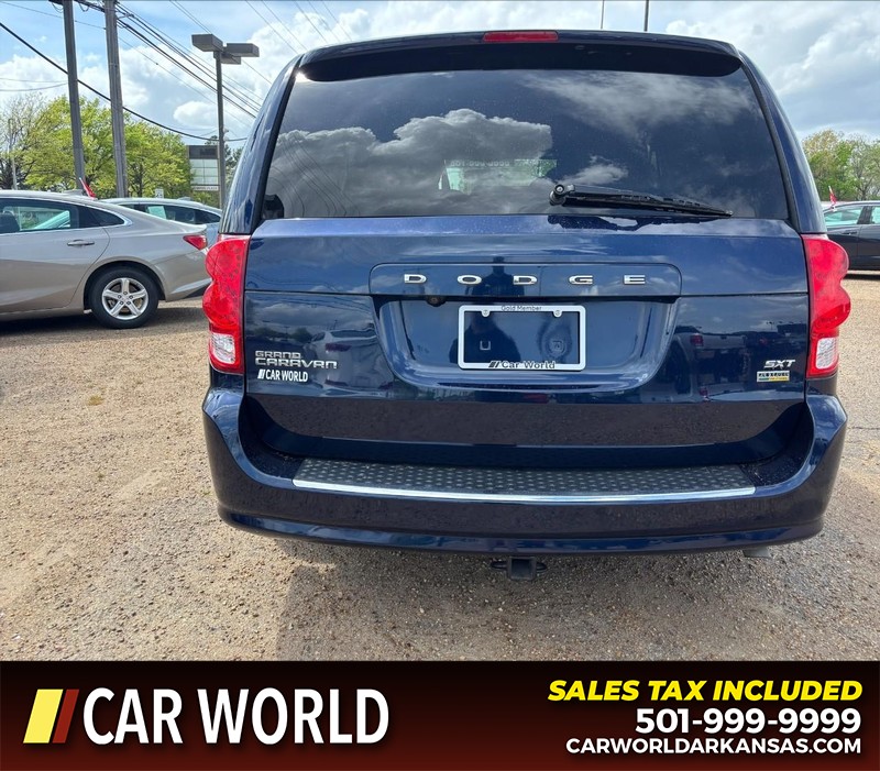 Dodge Grand Caravan Vehicle Full-screen Gallery Image 4