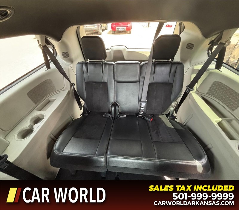 Dodge Grand Caravan Vehicle Full-screen Gallery Image 16