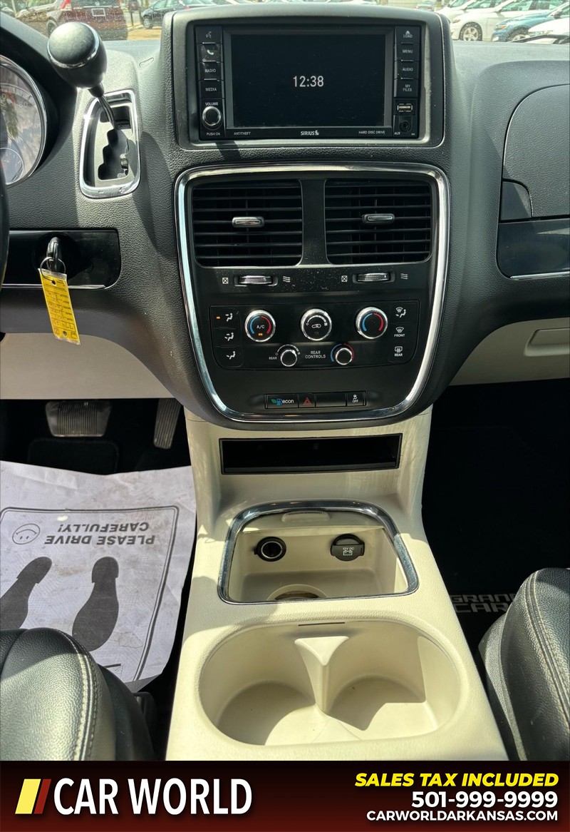 Dodge Grand Caravan Vehicle Full-screen Gallery Image 18