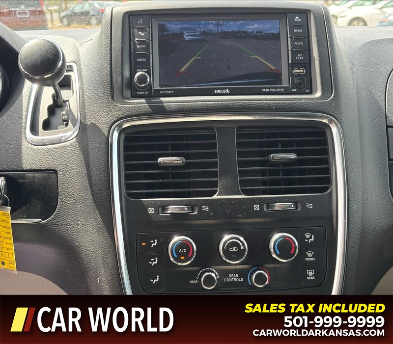 Dodge Grand Caravan Vehicle Full-screen Gallery Image 19