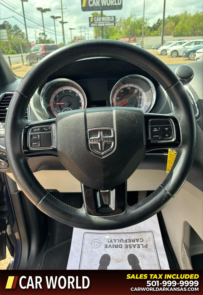 Dodge Grand Caravan Vehicle Full-screen Gallery Image 20