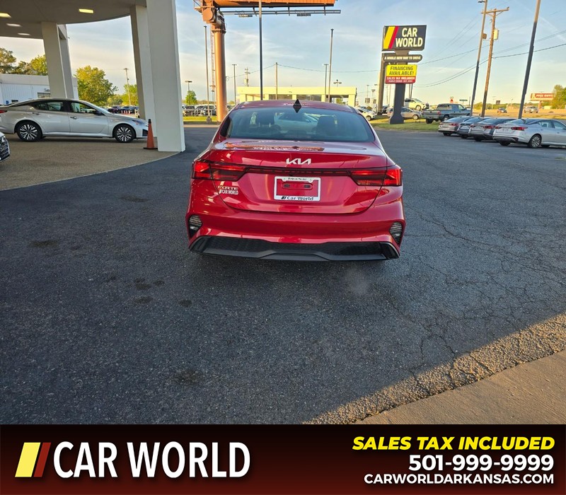 Kia Forte Vehicle Full-screen Gallery Image 5