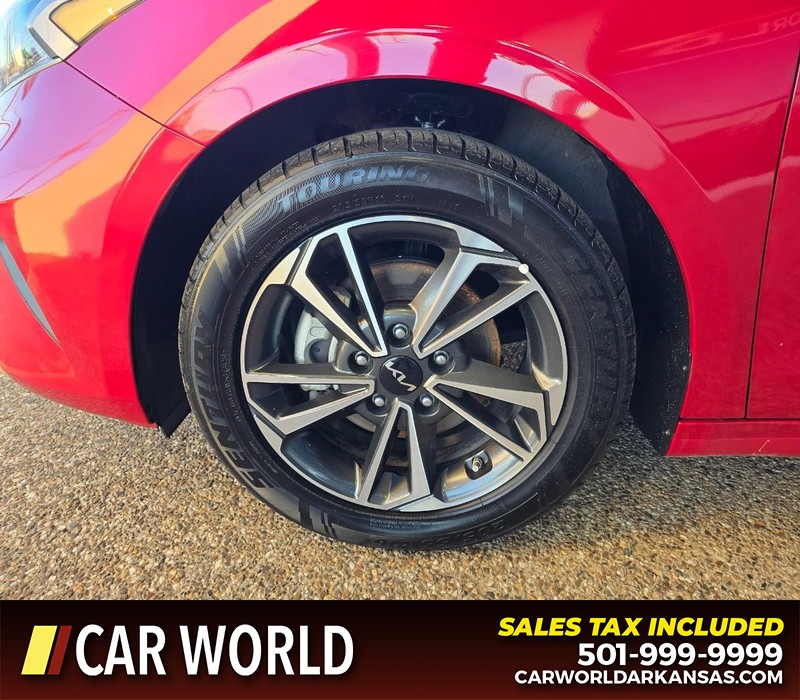 Kia Forte Vehicle Full-screen Gallery Image 6