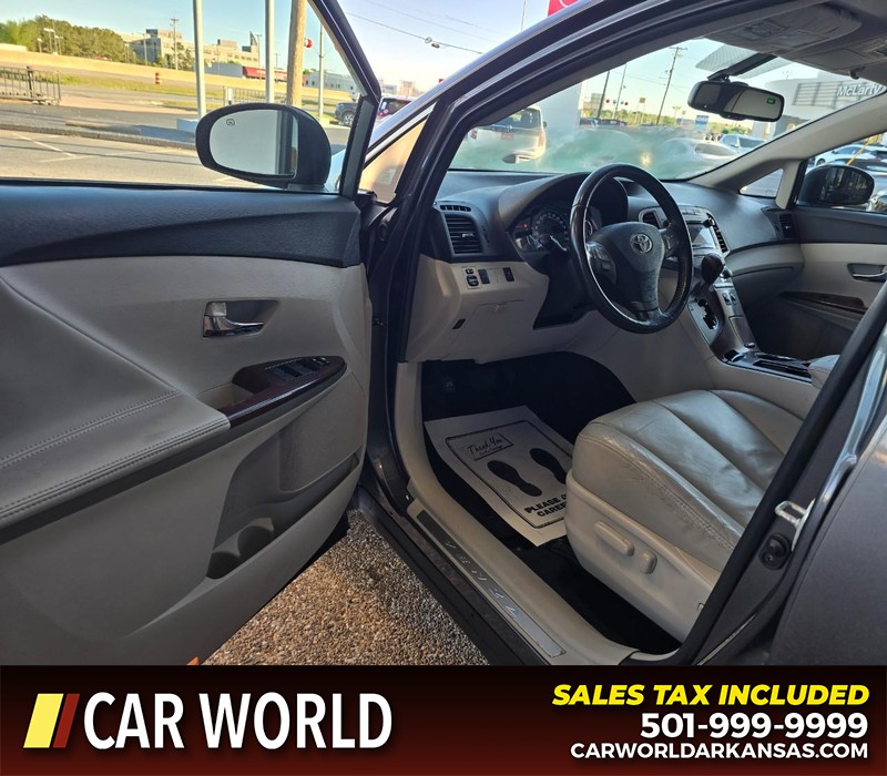 Toyota Venza Vehicle Full-screen Gallery Image 7