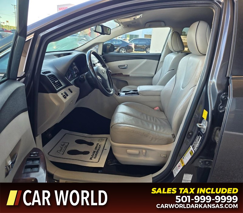 Toyota Venza Vehicle Full-screen Gallery Image 8