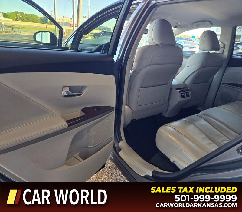 Toyota Venza Vehicle Full-screen Gallery Image 9