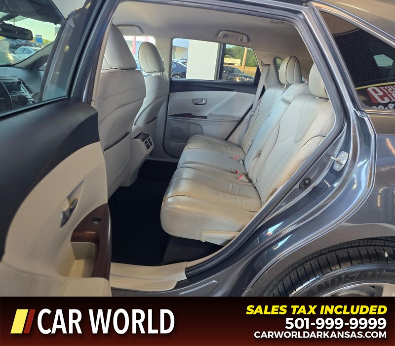 Toyota Venza Vehicle Full-screen Gallery Image 10