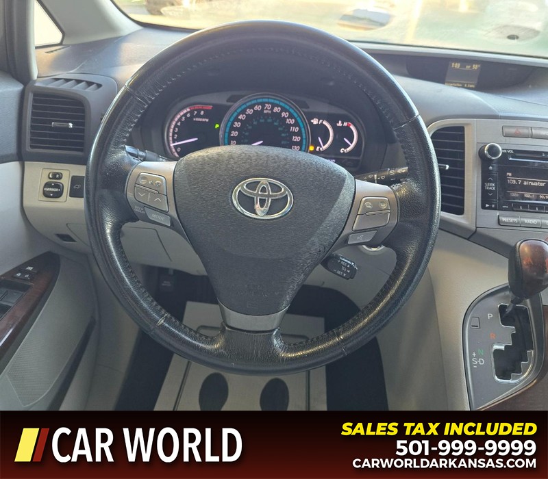 Toyota Venza Vehicle Full-screen Gallery Image 15