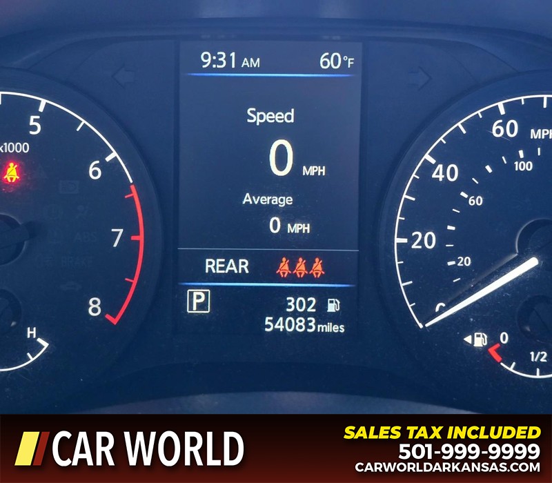 Nissan Altima Vehicle Full-screen Gallery Image 16