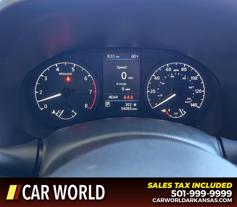 Nissan Altima Vehicle Full-screen Gallery Image 17