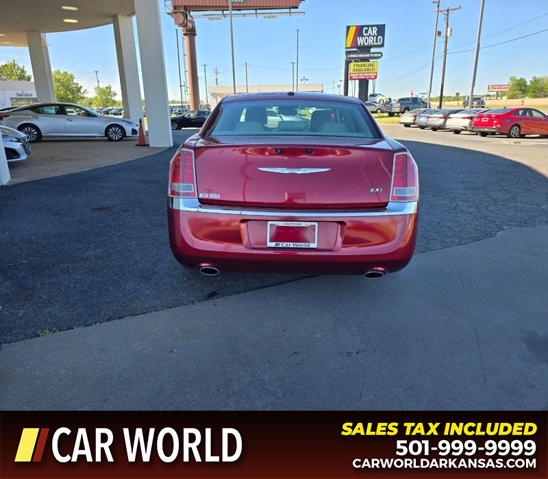 Chrysler 300 Vehicle Full-screen Gallery Image 5