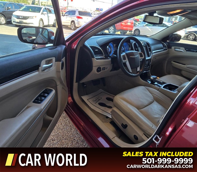 Chrysler 300 Vehicle Full-screen Gallery Image 7