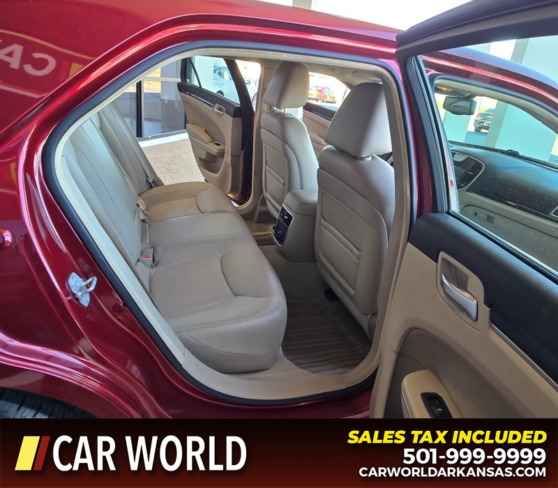 Chrysler 300 Vehicle Full-screen Gallery Image 12