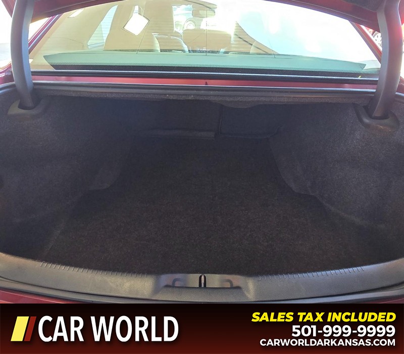 Chrysler 300 Vehicle Full-screen Gallery Image 13