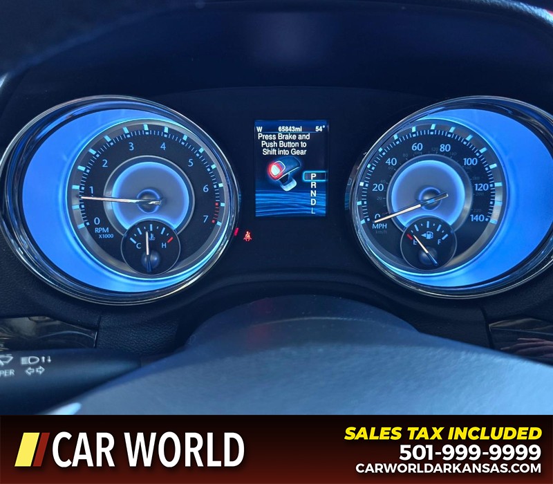 Chrysler 300 Vehicle Full-screen Gallery Image 17